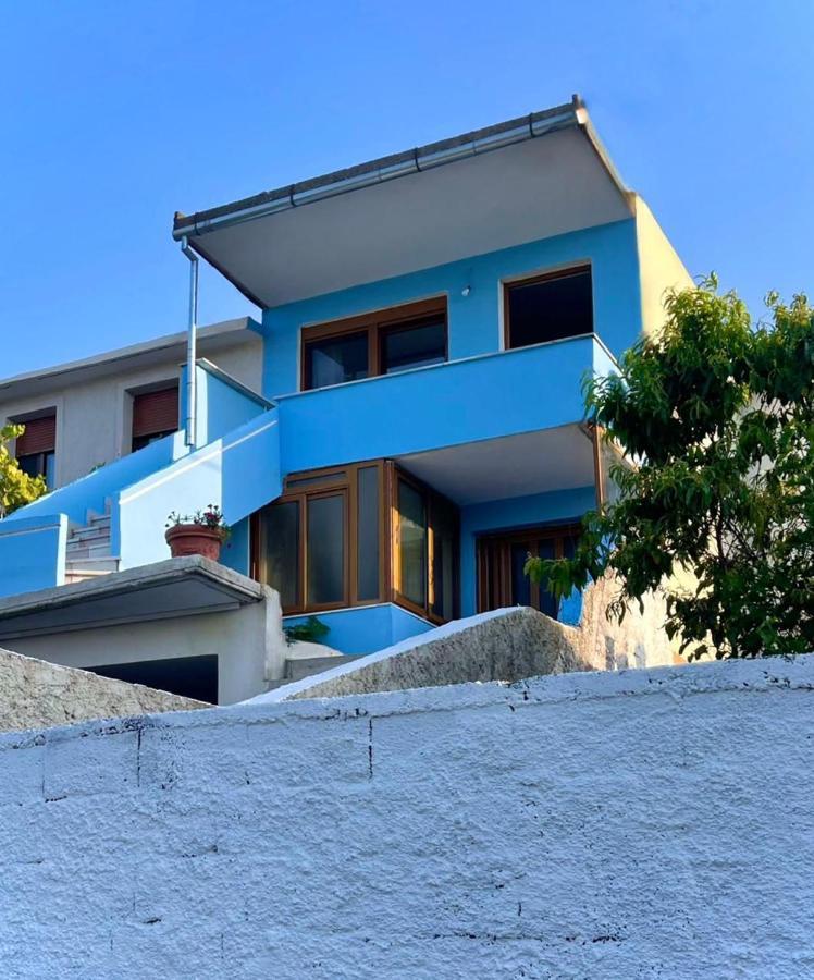 Blue Guesthouse Гірокастра Екстер'єр фото