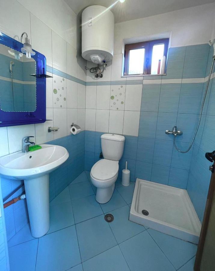 Blue Guesthouse Гірокастра Екстер'єр фото