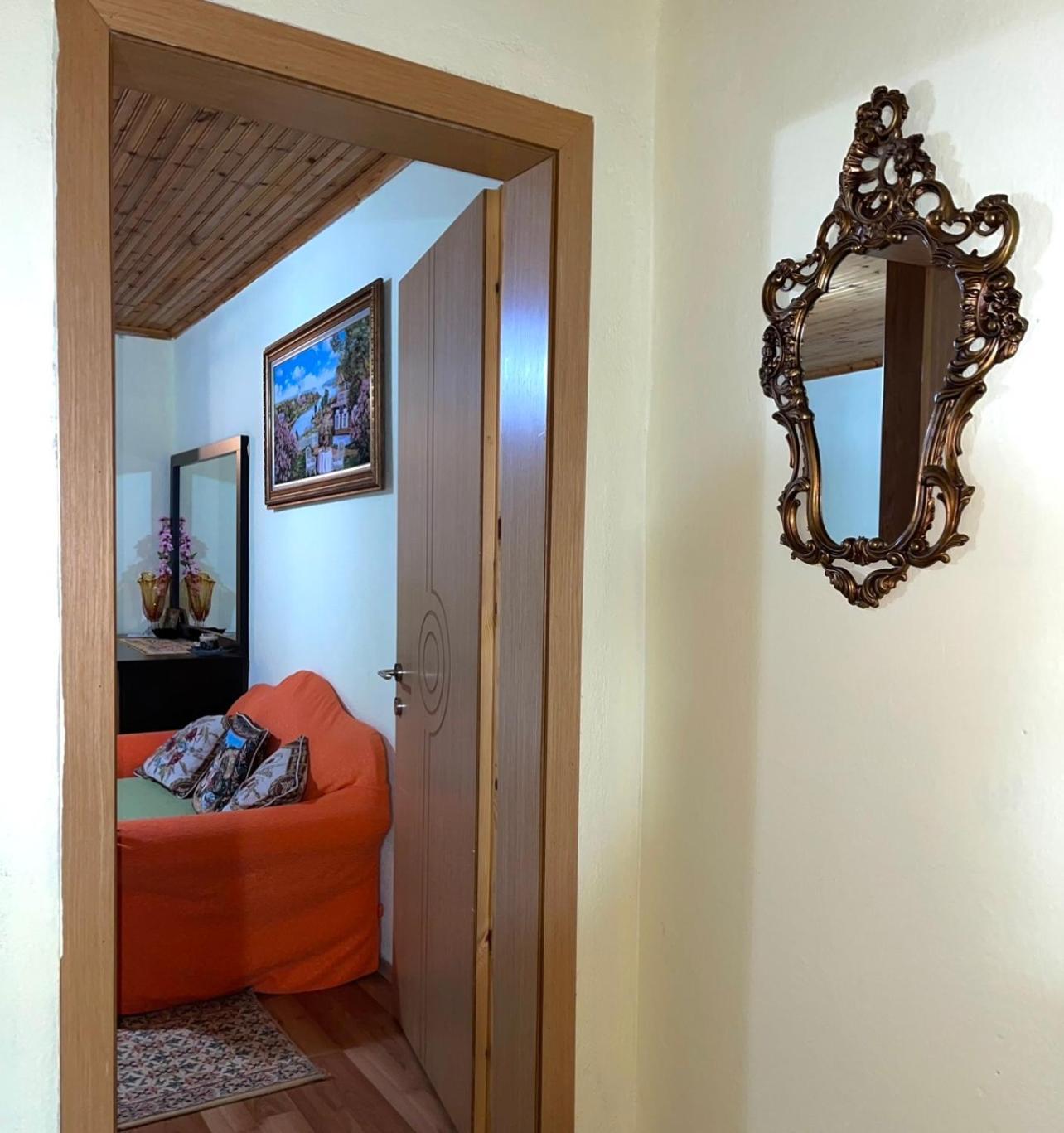 Blue Guesthouse Гірокастра Екстер'єр фото
