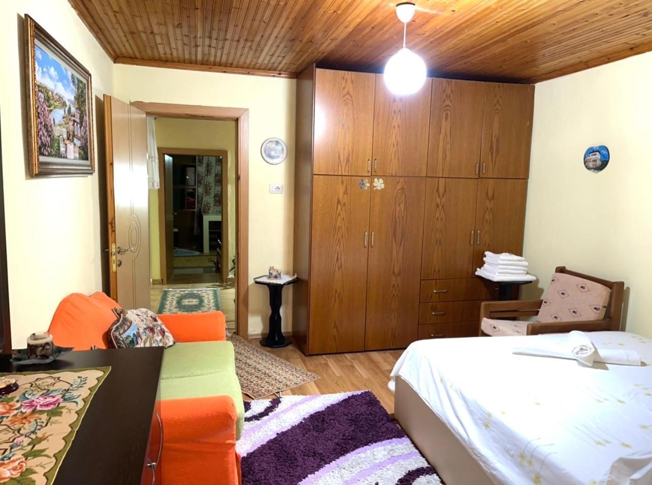 Blue Guesthouse Гірокастра Екстер'єр фото